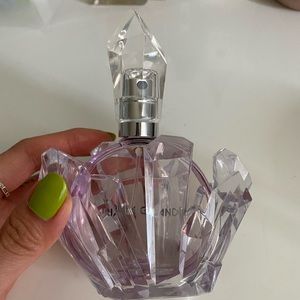 R.E.M EAU de Parfum by Ariana Grande